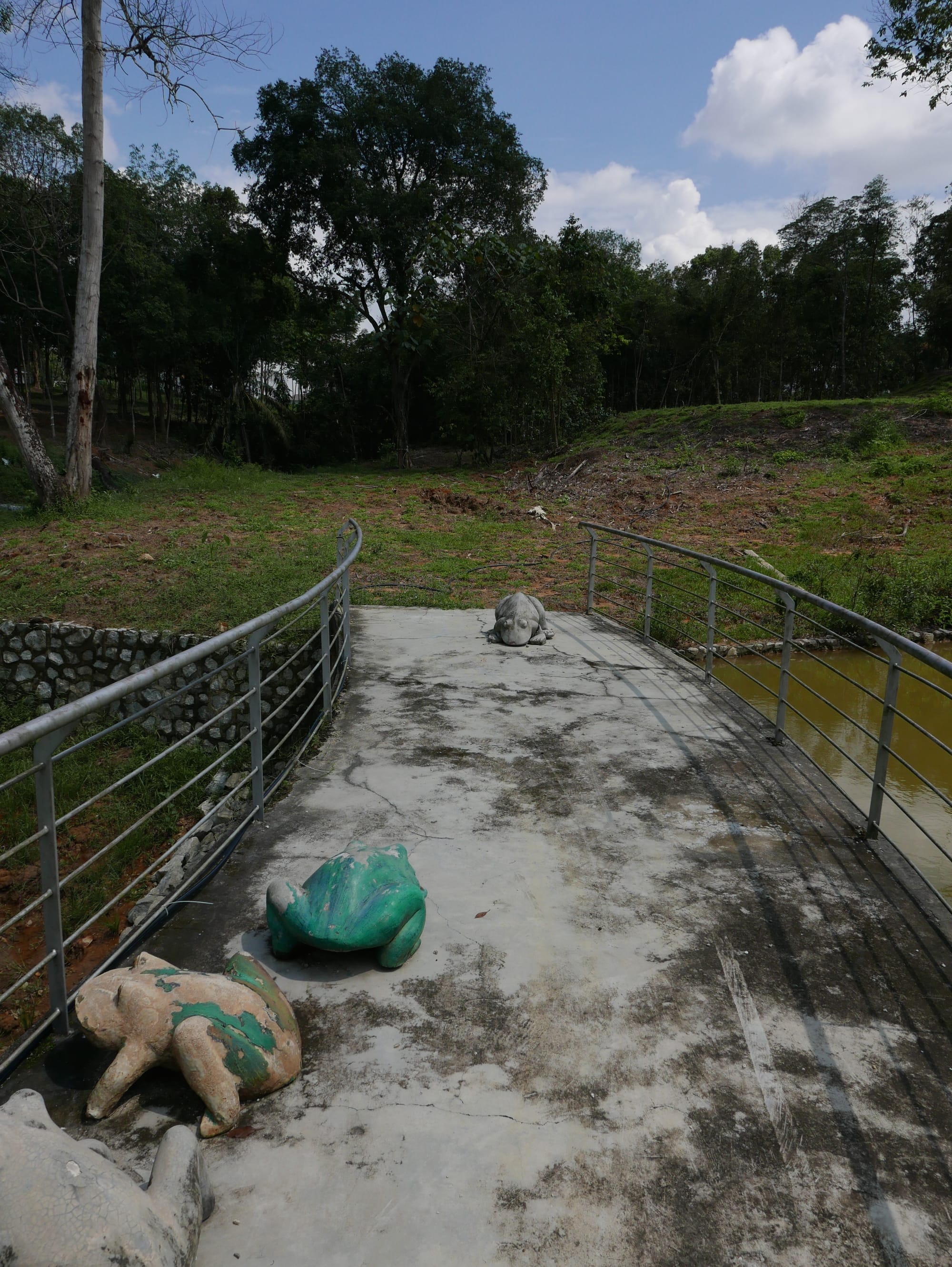 Photo by Author — missing and abandoned walkway — Hutan Bandar, Johor Bahru, Johor, Malaysia