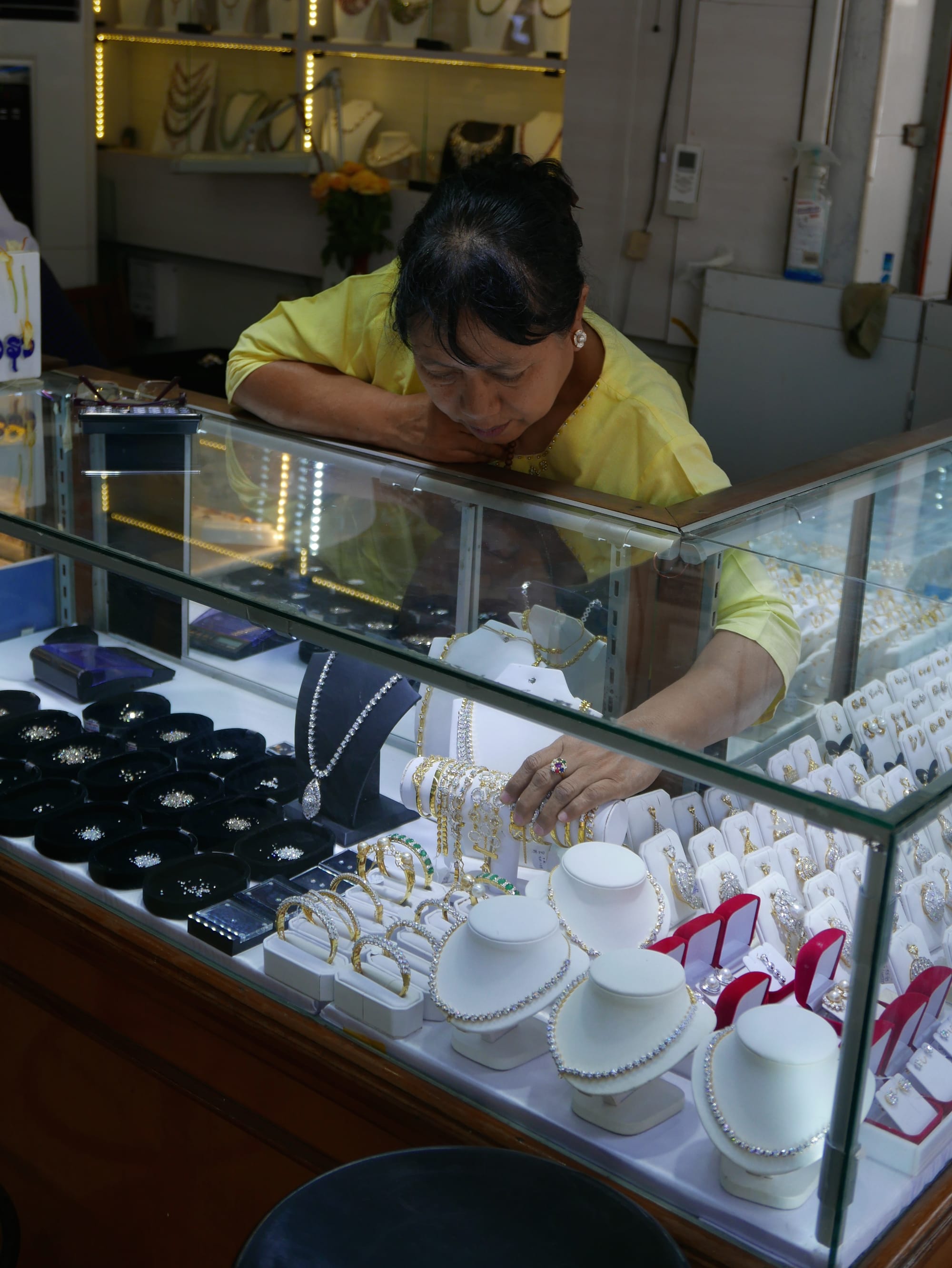 Photo by Author — jewellery store — Bogyoke Market (Scotts Market), Yangon (Rangoon), Myanmar (Burma)