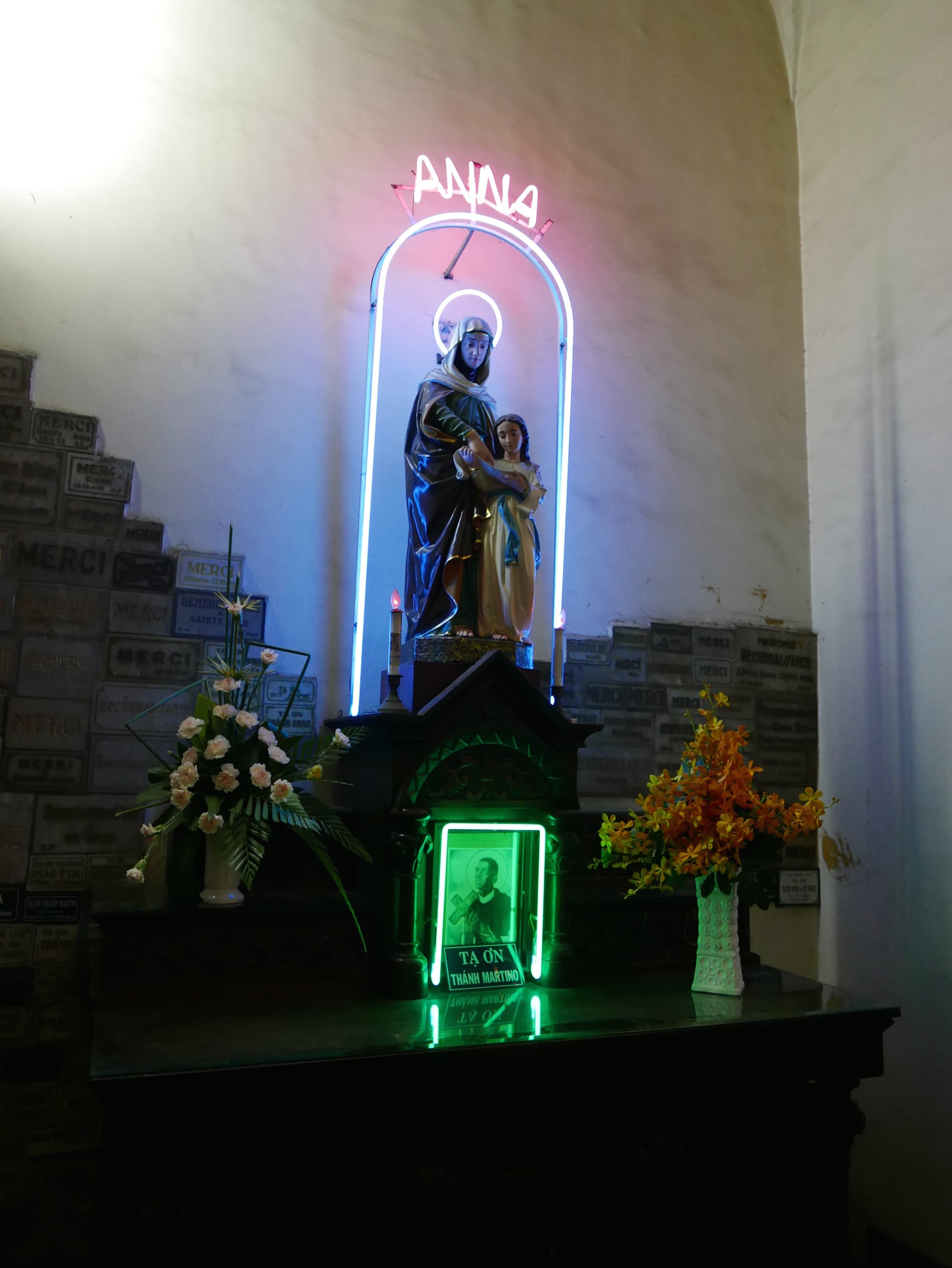 Photo by Author — side chapel with neon — Nhà Thờ Đức Bà Sài Gòn (Saigon Notre-Dame Basilica), Ho Chi Minh City (Saigon), Vietnam