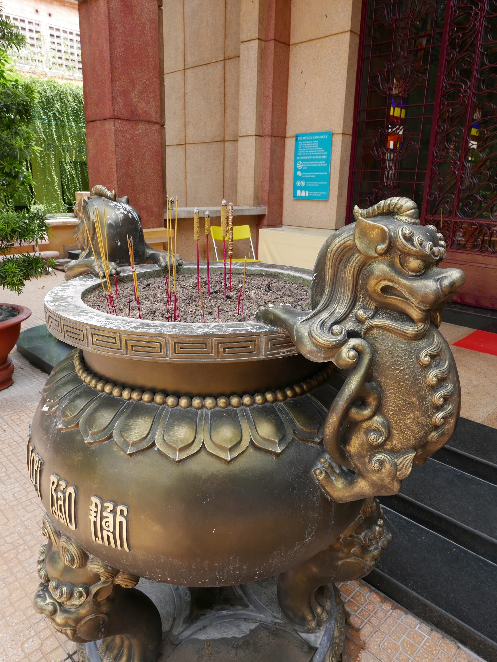 Photo by Author — Chùa Xá Lợi (Xa Loi Pagoda), Sư Thiện Chiếu, Ho Chi Minh City (Saigon), Vietnam