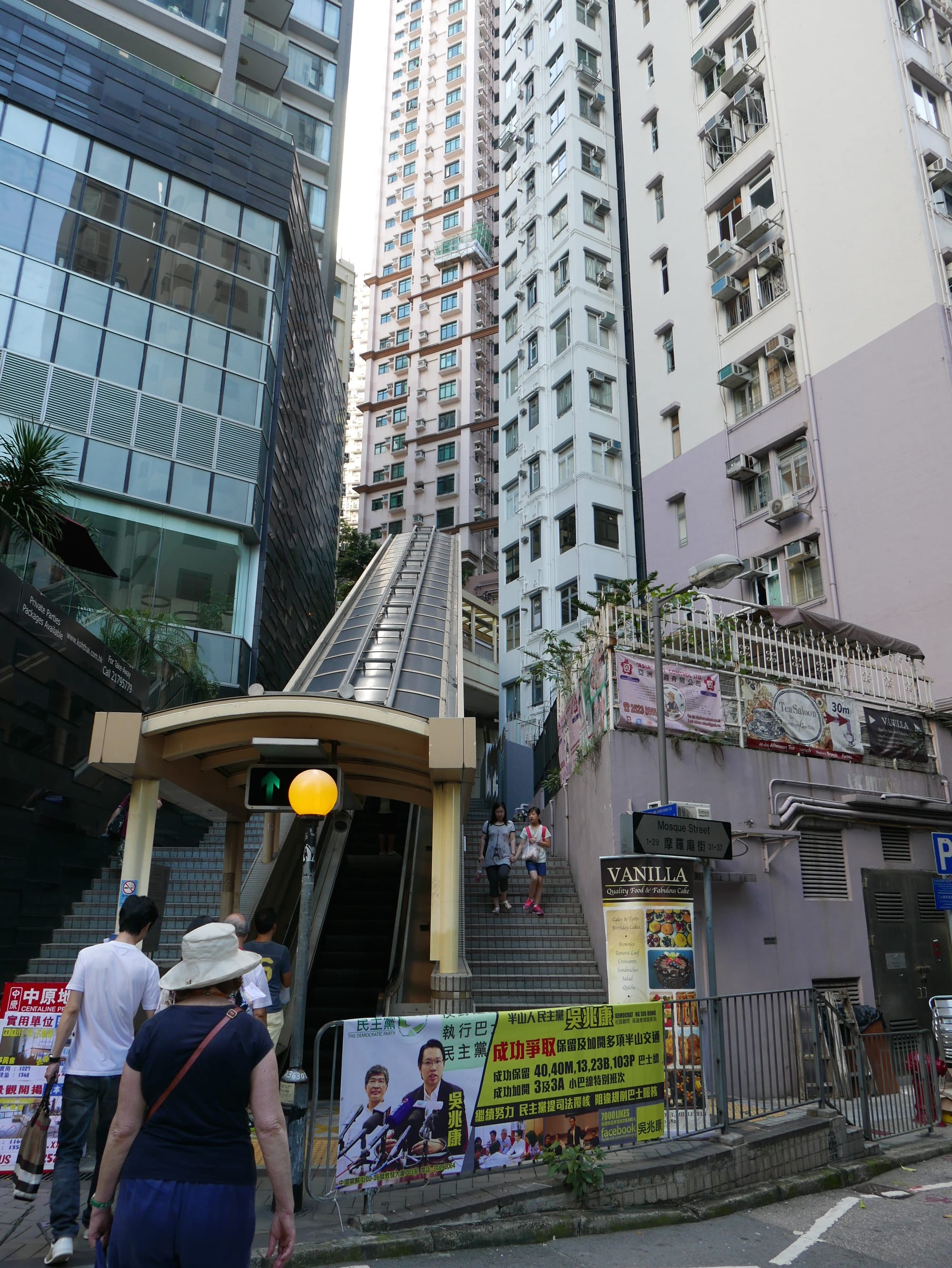 Photo by Author — Central-Mid-Levels Escalator and Walkway System 中環至半山自動扶梯系統, Hong Kong