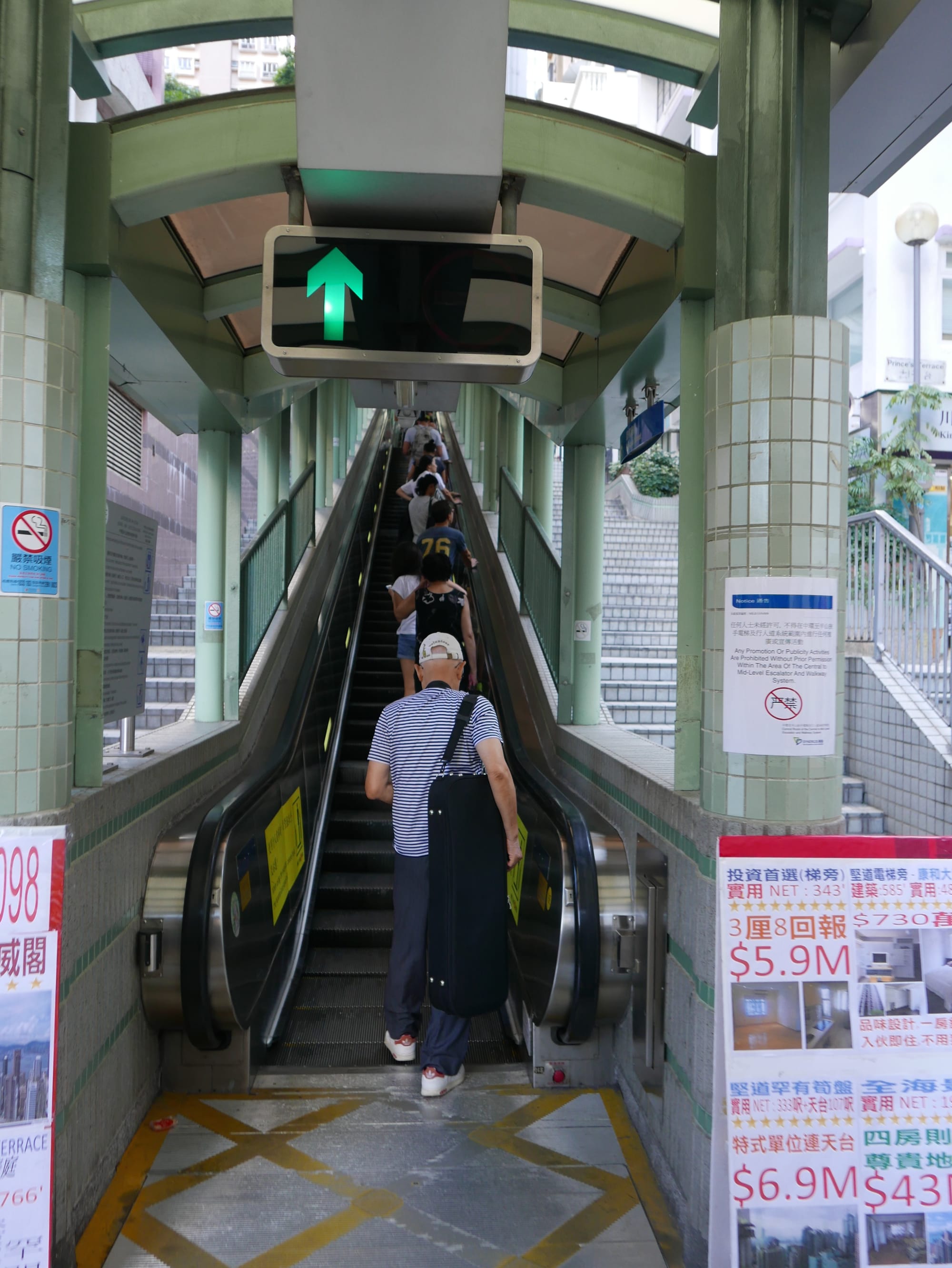 Photo by Author — Central-Mid-Levels Escalator and Walkway System 中環至半山自動扶梯系統, Hong Kong