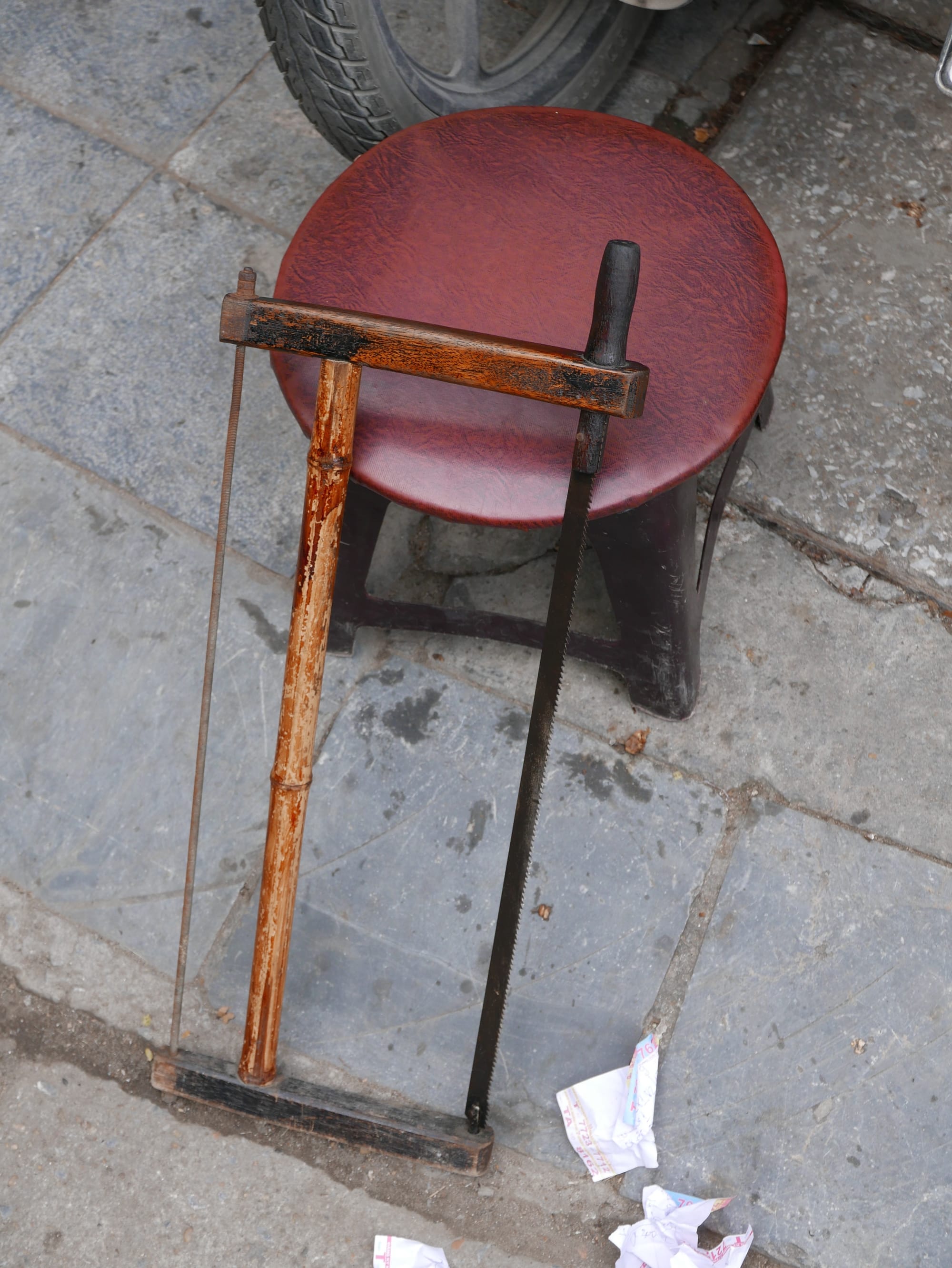 Photo by Author — a saw — Hanoi, Vietnam