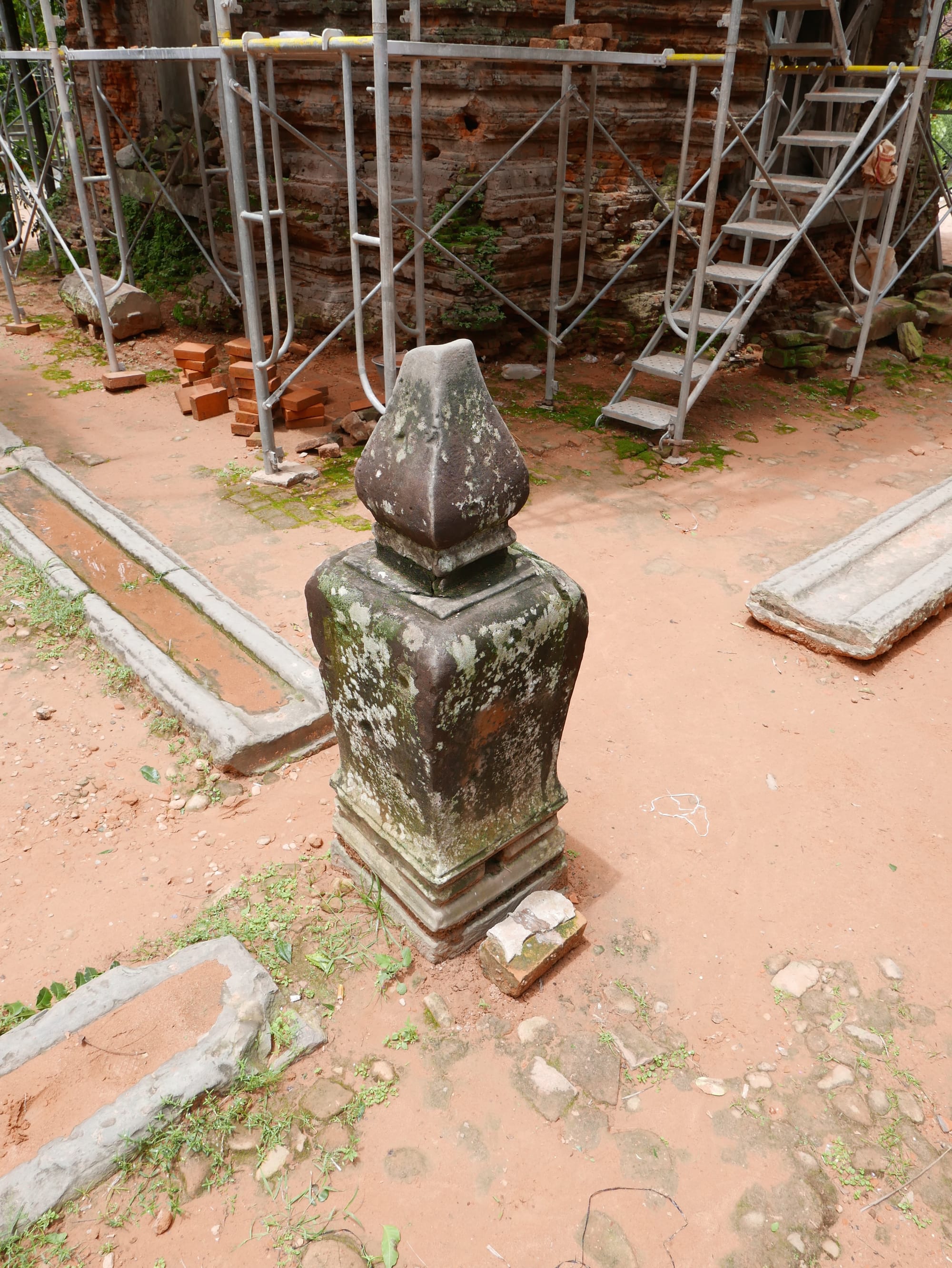 Photo by Author — Lolei (ប្រាសាទលលៃ), Angkor Archaeological Park, Angkor, Cambodia