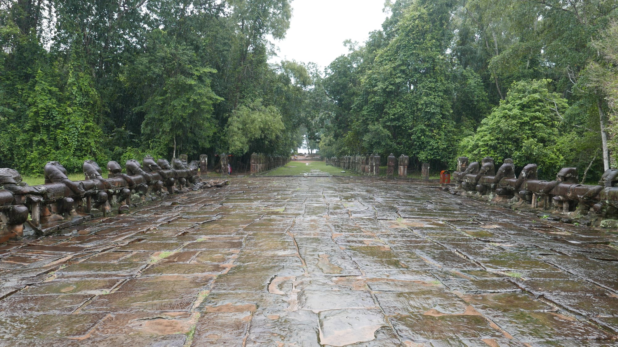 Photo by Author — Guards sculptures in front of the entrance — Preah Khan (ប្រាសាទព្រះខ័ន), Angkor Archaeological Park, Angkor, Cambodia