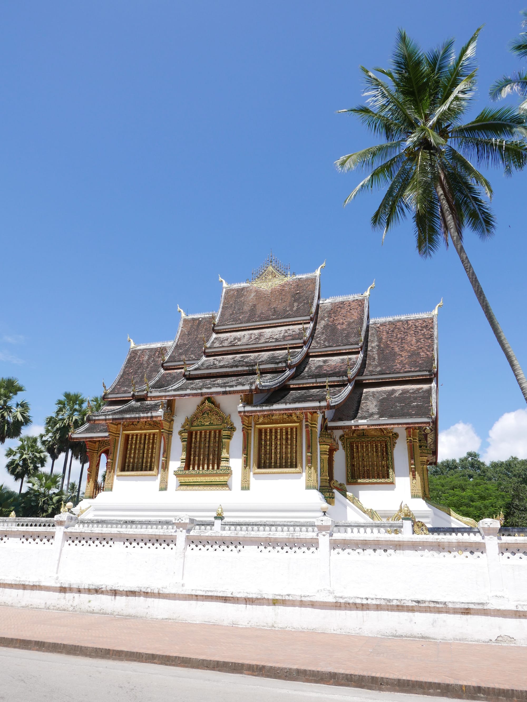 Photo by Author — a local temple — Luang Prabang (ຫລວງພະບາງ/ຫຼວງພະບາງ), Laos