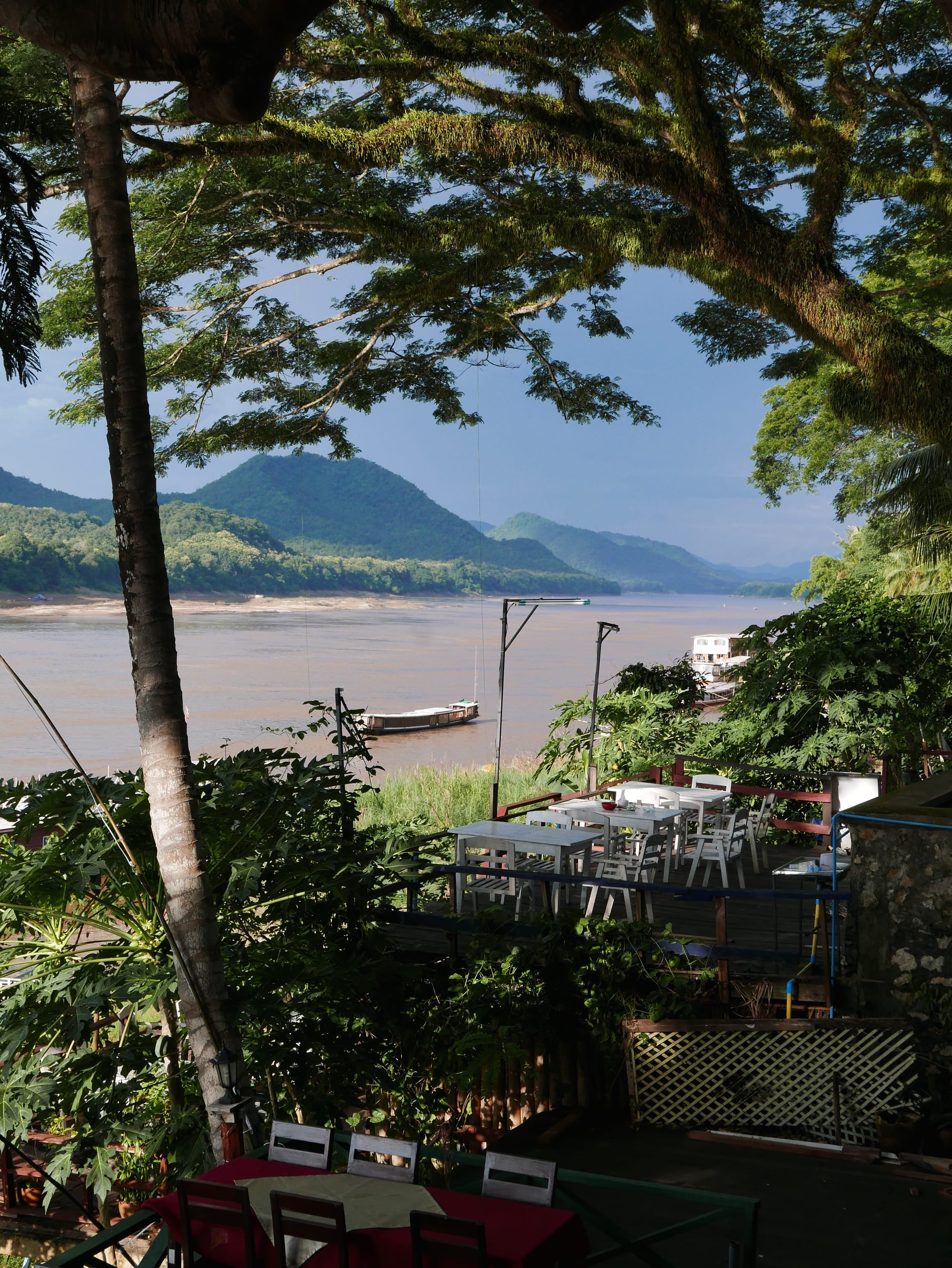 Photo by Author — Mekong River — Luang Prabang (ຫລວງພະບາງ/ຫຼວງພະບາງ), Laos