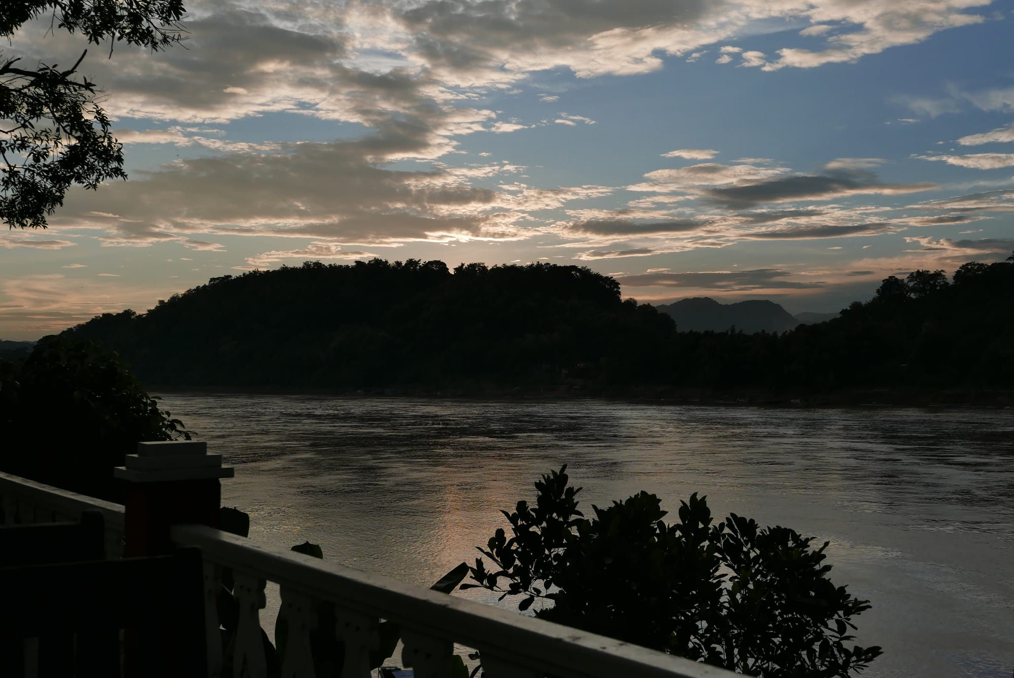 Photo by Author — sunset over the Mekong River — Luang Prabang (ຫລວງພະບາງ/ຫຼວງພະບາງ), Laos