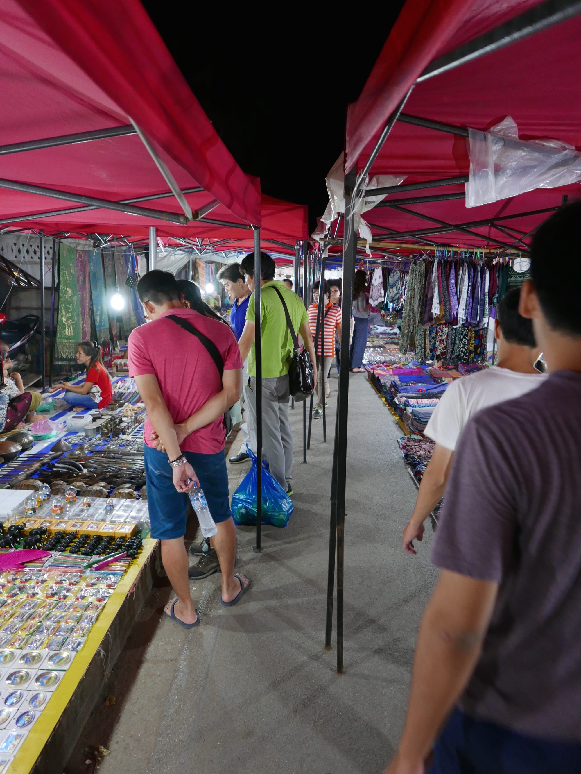 Photo by Author — Night Market, Luang Prabang (ຫລວງພະບາງ/ຫຼວງພະບາງ), Laos