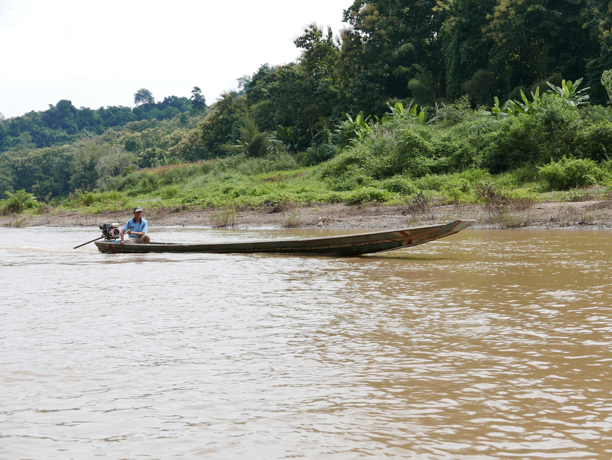 Photo by Author — the taxi across the river — Tad Sae Waterfalls (ຕາດແສ້), Luang Prabang (ຫລວງພະບາງ/ຫຼວງພະບາງ), Laos