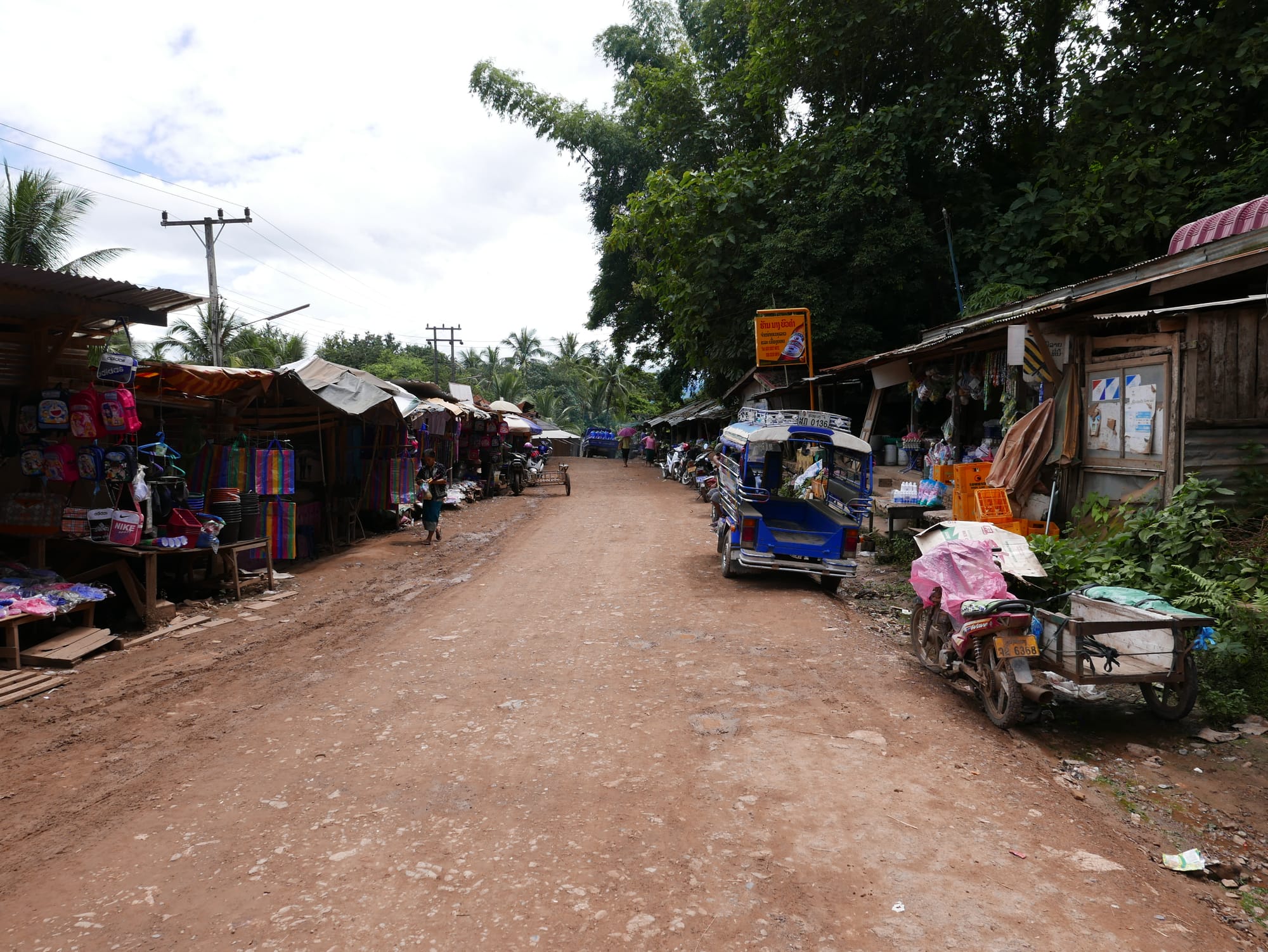 Photo by Author — Main Street — Ban Xieng Man, Luang Prabang (ຫລວງພະບາງ/ຫຼວງພະບາງ), Laos