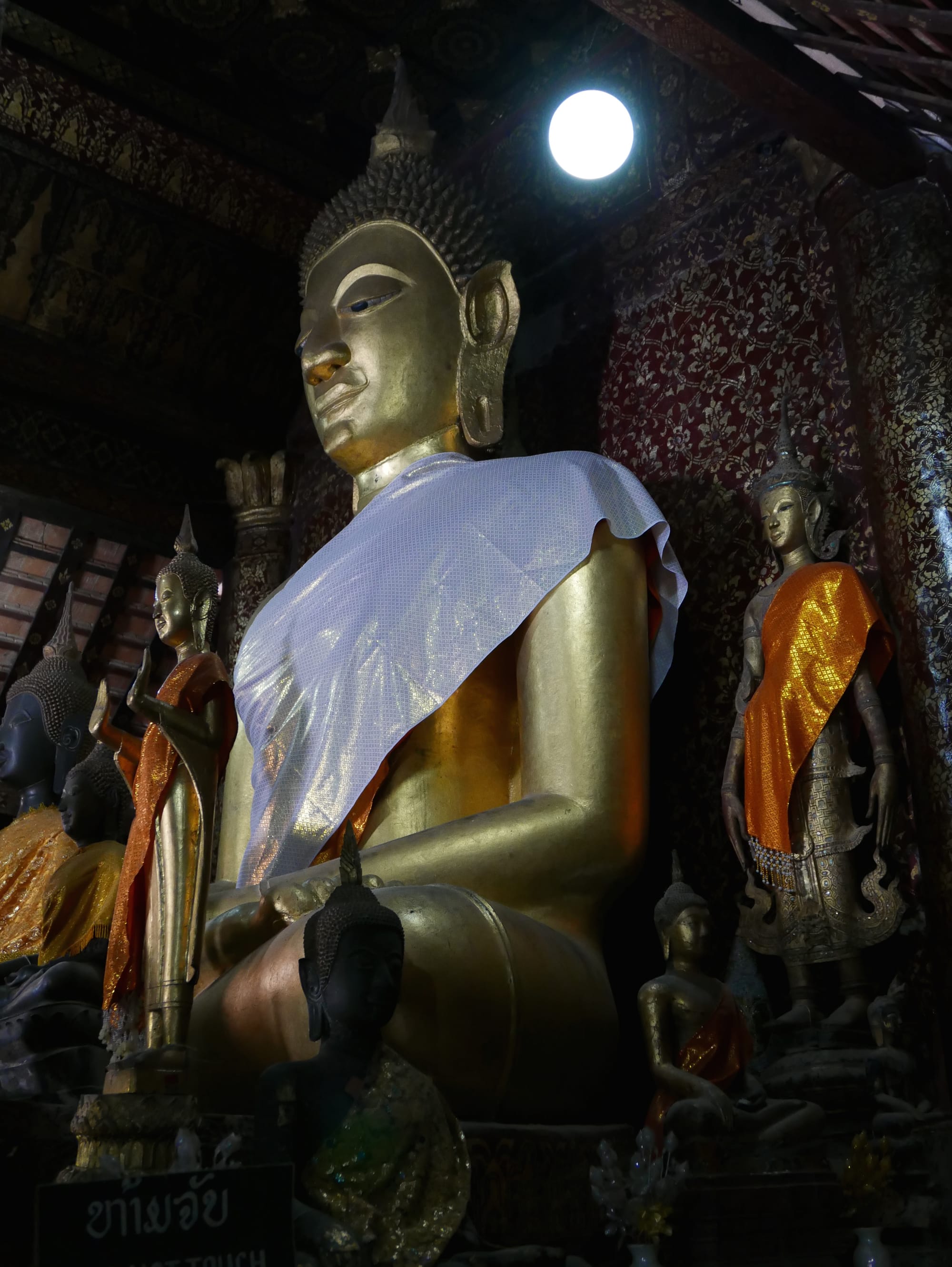 Photo by Author — Buddha — Wat Xieng Thong (ວັດຊຽງທອງ), Luang Prabang (ຫລວງພະບາງ/ຫຼວງພະບາງ), Laos