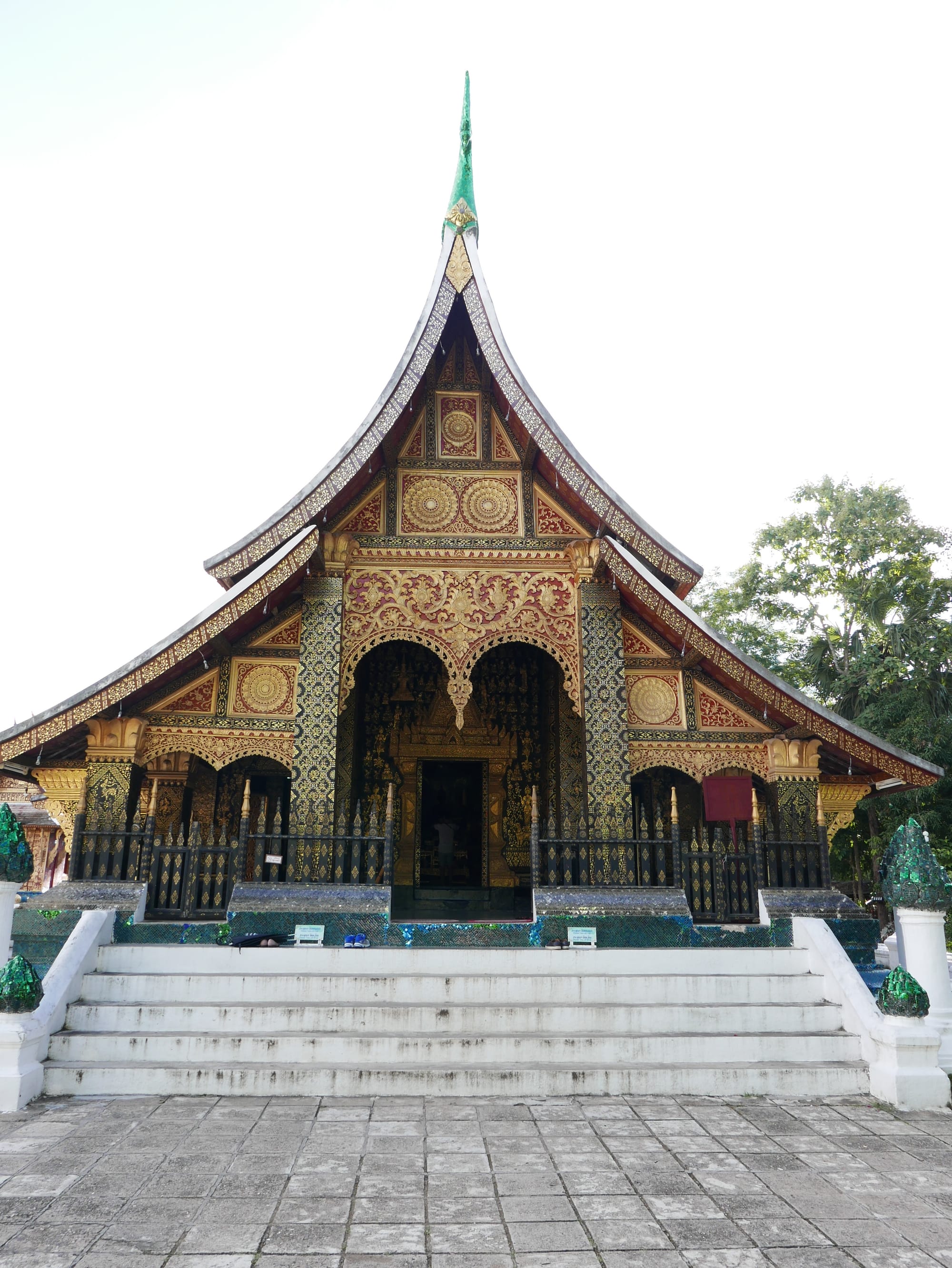 Photo by Author — Congregation Hall (Sim) — Wat Xieng Thong (ວັດຊຽງທອງ), Luang Prabang (ຫລວງພະບາງ/ຫຼວງພະບາງ), Laos