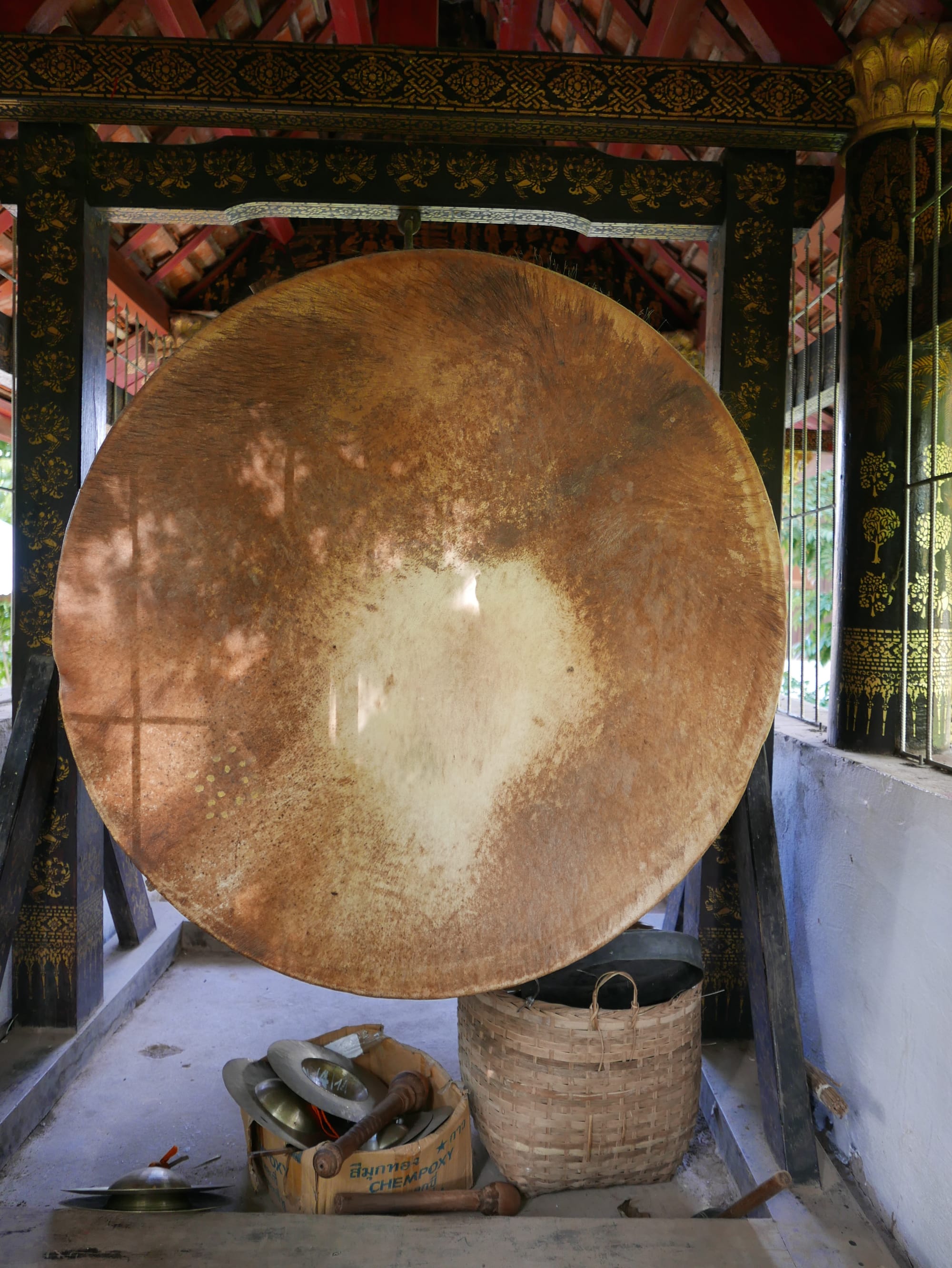 Photo by Author — the drum — Wat Xieng Thong (ວັດຊຽງທອງ), Luang Prabang (ຫລວງພະບາງ/ຫຼວງພະບາງ), Laos