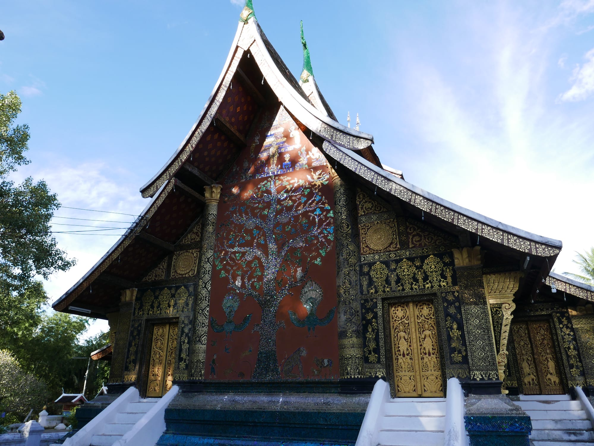 Photo by Author — Tree of Life Mosaic — Congregation Hall (Sim) — Wat Xieng Thong (ວັດຊຽງທອງ), Luang Prabang (ຫລວງພະບາງ/ຫຼວງພະບາງ), Laos