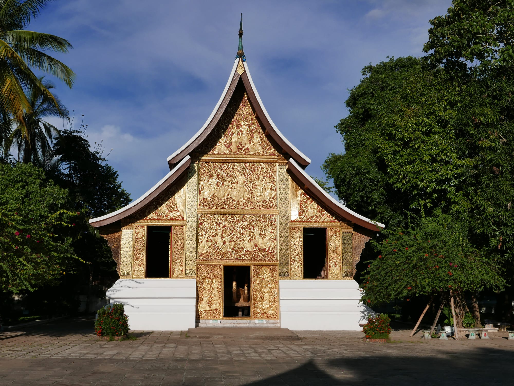 Photo by Author — Funeral Chapel (also called Chariot Hall) — Wat Xieng Thong (ວັດຊຽງທອງ), Luang Prabang (ຫລວງພະບາງ/ຫຼວງພະບາງ), Laos