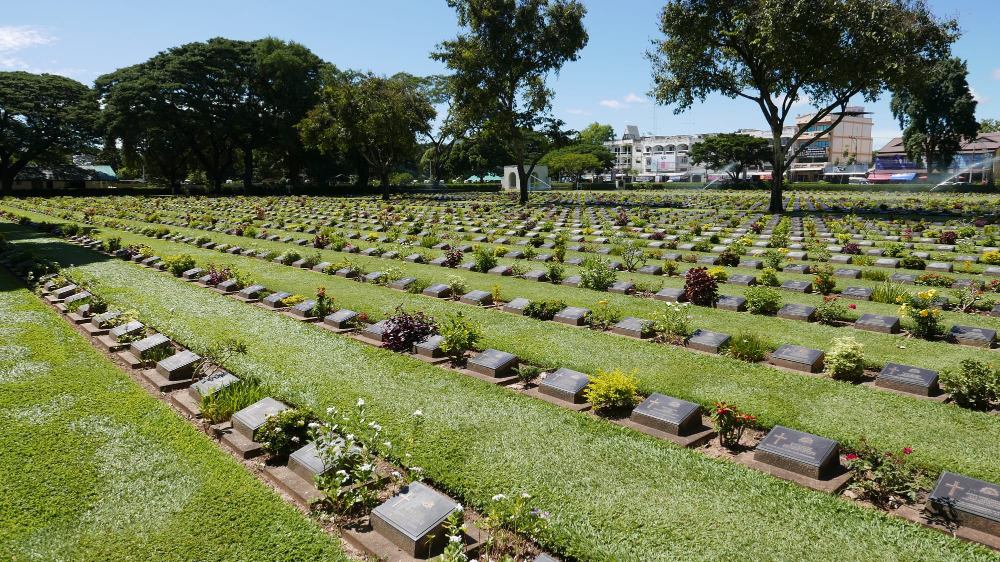 Photo by Author — Kanchanaburi Allied War Cemetery (สุสานทหารสัมพันธมิตรกาญจนบุรี), Sangchuto Rd, Mueang Kanchanaburi, Changwat Kanchanaburi 71000, Thailand