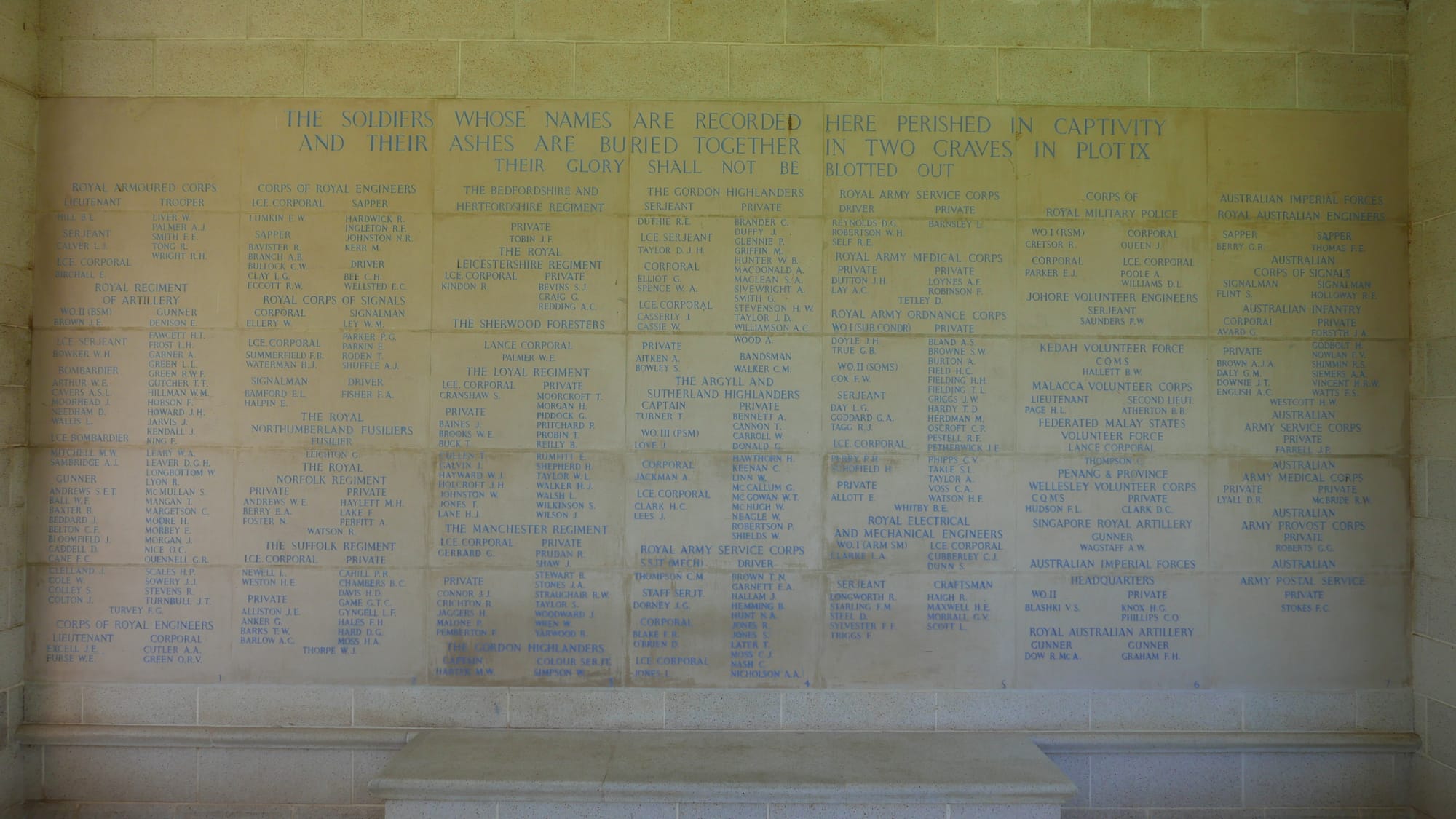 Photo by Author — Wall of Remembrance — Kanchanaburi Allied War Cemetery (สุสานทหารสัมพันธมิตรกาญจนบุรี), Sangchuto Rd, Mueang Kanchanaburi, Changwat Kanchanaburi 71000, Thailand