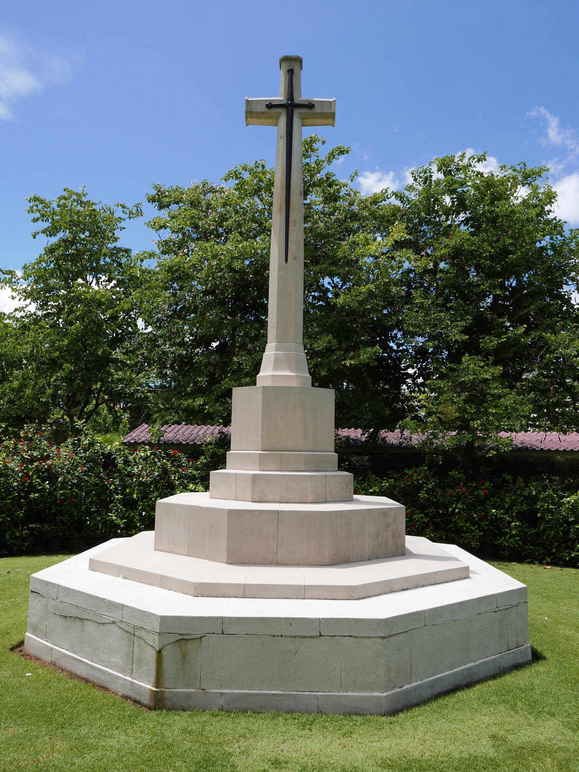 Photo by Author — Chungkai War Cemetery, National Hwy No 3228, Mueang Kanchanaburi, Changwat Kanchanaburi 71000, Thailand