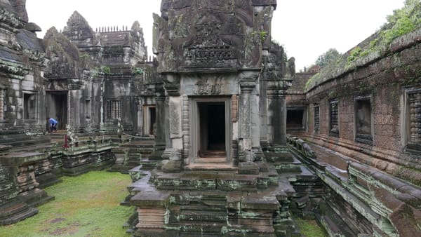 Cambodia — Day 2: Banteay Samré (បន្ទាយសំរែ), Angkor Archaeological Park, Angkor, Cambodia — part 2 of 2