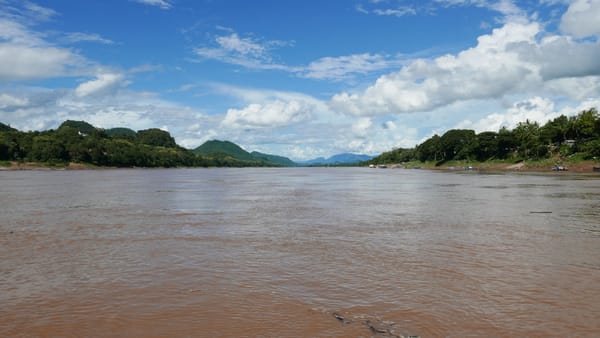 Ferry across the Mekong from Luang Prabang (ຫລວງພະບາງ/ຫຼວງພະບາງ), Laos, to Ban Xieng Man